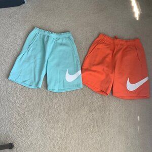 NEVER WORN Nike Sportswear club shorts